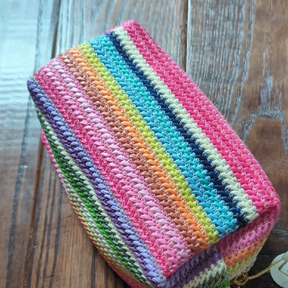 NWT Colorful Rainbow Striped Crochet Makeup Toiletries Pouch Holder - Picture 8 of 12